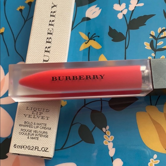 Burberry Liquid Lip Velvet NWT Regiment Red No. 37 - Picture 12 of 12